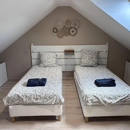 Maison Calme Avec Terrasse, Centre A Holiday home Dijon