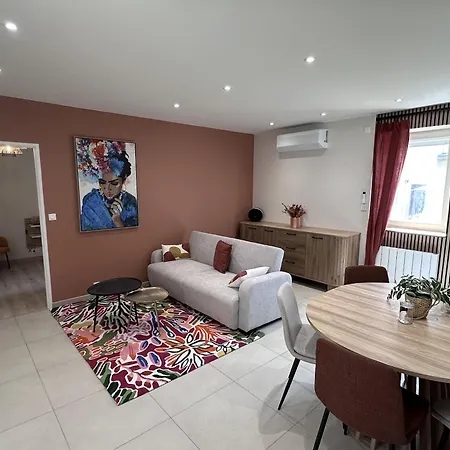 Maison Calme Avec Terrasse, Centre A *